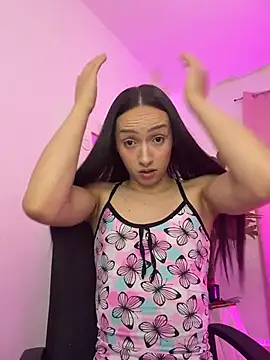 BabyLauritaa online show from June 4, 2026, 7:40 pm