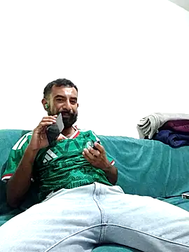 Snapshot of Barbanegra91mx chatting on June 19, 2026, 1:44 am Barbanegra91mx online show from June 19, 2026, 1:44 am