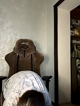 ZlatoslavaLo online show from November 15, 2025, 5:44 am