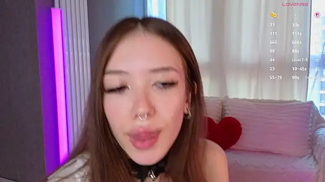 tinyanie online show from July 18, 2026, 3:09 pm