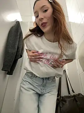 Snapshot of LilluKatten chatting on March 12, 2026, 1:37 pm LilluKatten online show from March 12, 2026, 1:37 pm