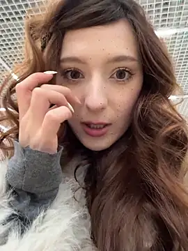 LilluKatten online show from December 19, 2025, 12:29 pm