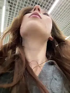 Snapshot of LilluKatten chatting on March 7, 2026, 12:21 pm LilluKatten online show from March 7, 2026, 12:21 pm