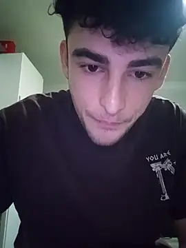 yasinesra757  online show from April 4, 2026, 5:08 pm