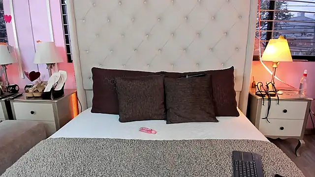 scarlett leblanc  online show from May 29, 2026, 12:33 pm