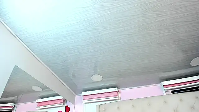 Snapshot of scarlett_leblanc_ chatting on July 7, 2026, 11:47 am scarlett leblanc online show from July 7, 2026, 11:47 am