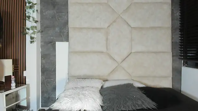 Liia Leens online show from January 10, 2026, 3:13 am