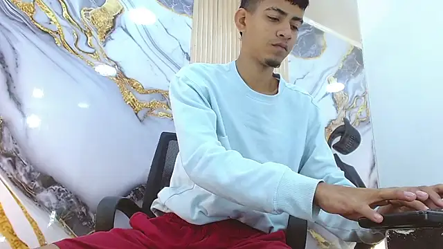 Erickhottx online show from February 16, 2026, 12:48 pm