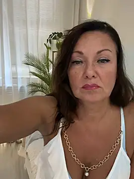 HotLdyllic online show from July 28, 2026, 2:46 pm
