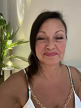 HotLdyllic online show from August 2, 2026, 6:27 pm
