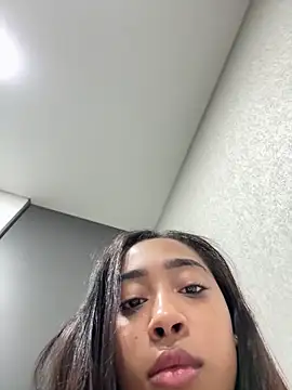 Snapshot of Ania_rose chatting on May 15, 2026, 2:59 pm Ania rose online show from May 15, 2026, 2:59 pm