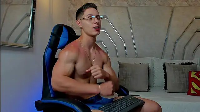 Snapshot of MAXTHOMSON chatting on March 14, 2026, 12:27 am MAXTHOMSON online show from March 14, 2026, 12:27 am