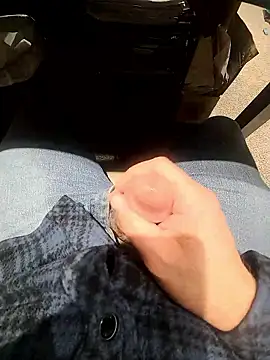 big Jizzy 125 online show from January 19, 2026, 4:05 am