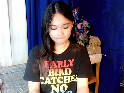 lustfullakim online show from February 15, 2026, 12:59 pm