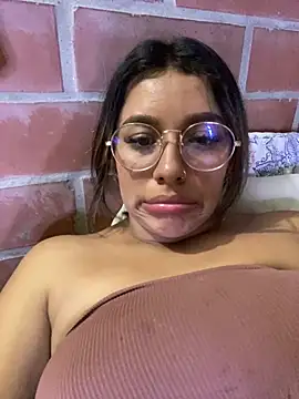 Snapshot of liahot69 chatting on July 29, 2026, 4:12 am liahot69 online show from July 29, 2026, 4:12 am