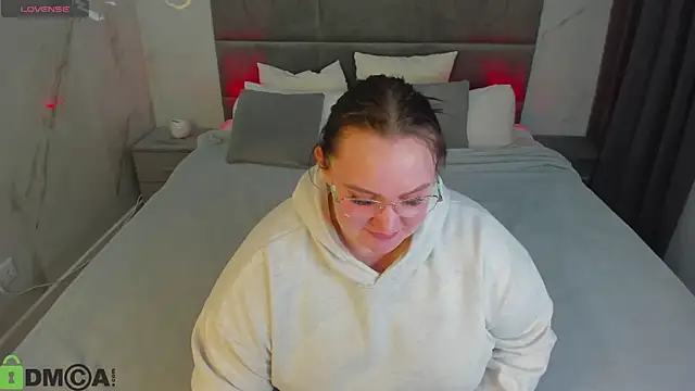 bbwsexis online show from November 17, 2025, 5:06 pm