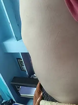 bearslove143 online show from November 16, 2025, 8:46 pm