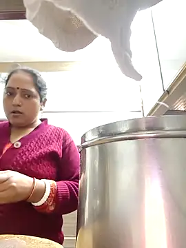 Snapshot of Hot-Sana2 chatting on February 18, 2026, 5:16 am Hot-Sana2 online show from February 18, 2026, 5:16 am