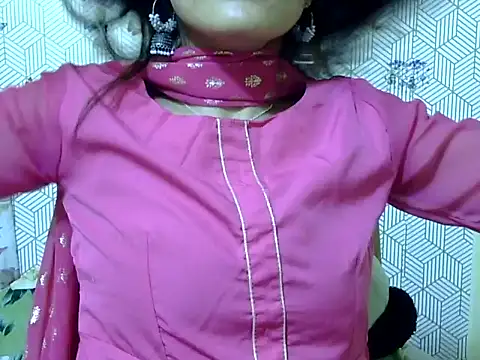 maira 33 online show from January 11, 2026, 3:08 pm