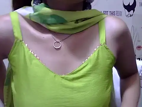 Snapshot of maira_33 chatting on May 10, 2026, 9:35 am maira 33 online show from May 10, 2026, 9:35 am