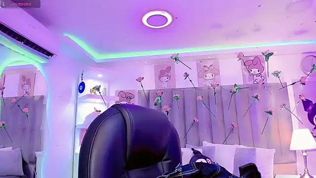 ClaudiaSophia online show from February 18, 2026, 12:01 pm