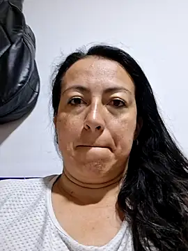 Lauryn Jones online show from June 30, 2026, 3:06 am