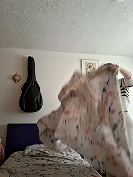 Lauryn Jones online show from July 7, 2026, 4:32 pm