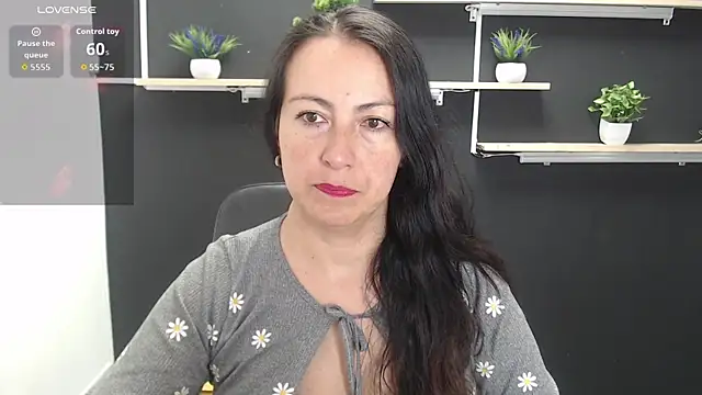 Lauryn Jones online show from July 18, 2026, 5:43 pm