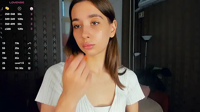 JacalynSchreiber online show from December 19, 2025, 12:40 pm