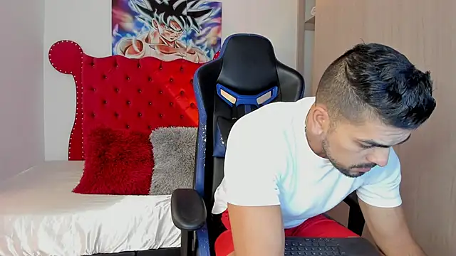 axelwinters   online show from November 20, 2025, 11:11 am