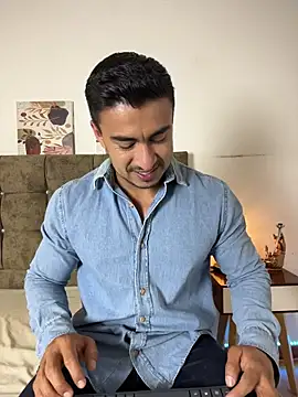 Chris Clarck online show from November 30, 2025, 8:53 pm