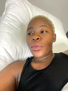 MiyaXo2 online show from November 18, 2025, 11:59 pm