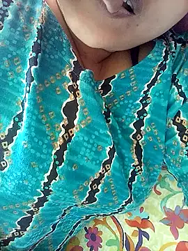 Snapshot of Tina_250 chatting on December 15, 2025, 3:45 am Tina 250 online show from December 15, 2025, 3:45 am