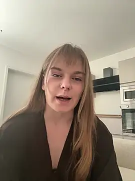 LisaFreierxx online show from August 8, 2026, 4:14 pm