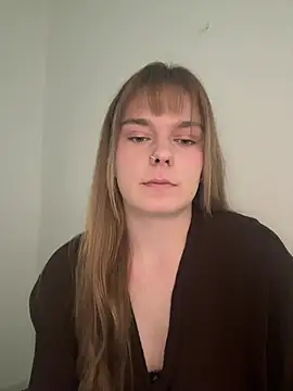 LisaFreierxx online show from August 9, 2026, 2:23 pm