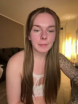 Snapshot of LisaFreierxx chatting on February 13, 2026, 9:15 pm LisaFreierxx online show from February 13, 2026, 9:15 pm