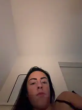 Snapshot of Bethrae25 chatting on May 18, 2026, 10:14 pm Bethrae25 online show from May 18, 2026, 10:14 pm