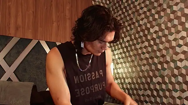 James Morrisonm online show from December 18, 2025, 7:18 pm