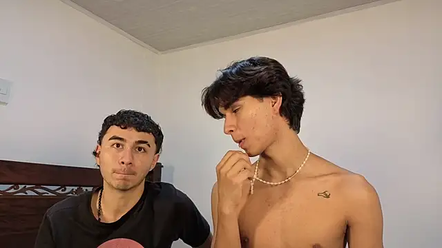 Snapshot of Raven_Eclipse chatting on November 3, 2025, 6:11 pm Raven Eclipse online show from November 3, 2025, 6:11 pm