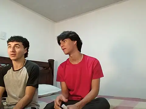 Snapshot of Raven_Eclipse chatting on November 12, 2025, 6:45 pm Raven Eclipse online show from November 12, 2025, 6:45 pm