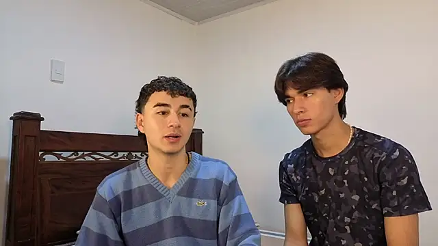 Snapshot of Raven_Eclipse chatting on November 4, 2025, 4:44 pm Raven Eclipse online show from November 4, 2025, 4:44 pm