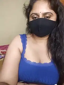 mouni499 online show from June 18, 2026, 9:42 pm