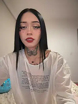 JIORYOvO online show from May 9, 2026, 4:49 am