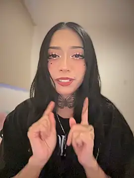 JIORYOvO online show from December 1, 2025, 12:00 am