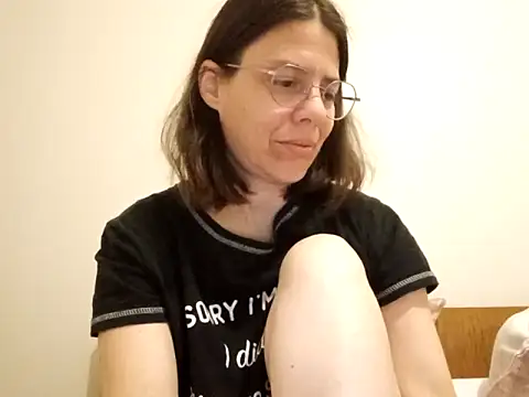 hotnathy69 online show from April 28, 2026, 7:13 am