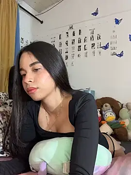 Snapshot of Milleradhara24 chatting on June 18, 2026, 9:14 am Milleradhara24 online show from June 18, 2026, 9:14 am