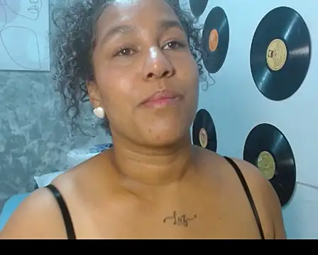 Snapshot of Ambar_foxy chatting on December 16, 2025, 7:56 am Ambar foxy online show from December 16, 2025, 7:56 am