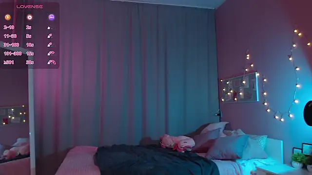 Snapshot of Adria_Arjona chatting on March 14, 2026, 7:36 am Adria Arjona online show from March 14, 2026, 7:36 am