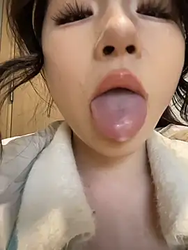 Sinicoco online show from March 11, 2026, 6:51 am