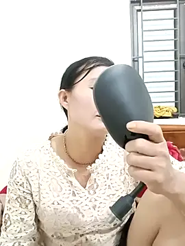 wees-lind online show from November 17, 2025, 1:15 pm